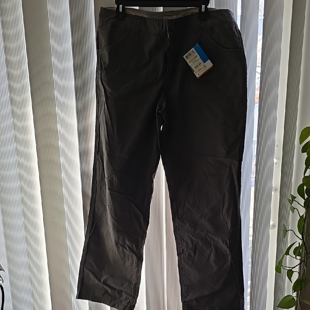 Columbia Woman's Hiking Pants Size 16